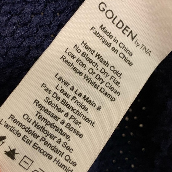 Aritzia Cardigan - Picture 6 of 8